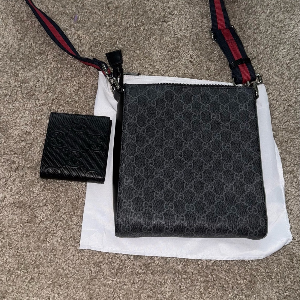 Gucci men’s bag plus wallet